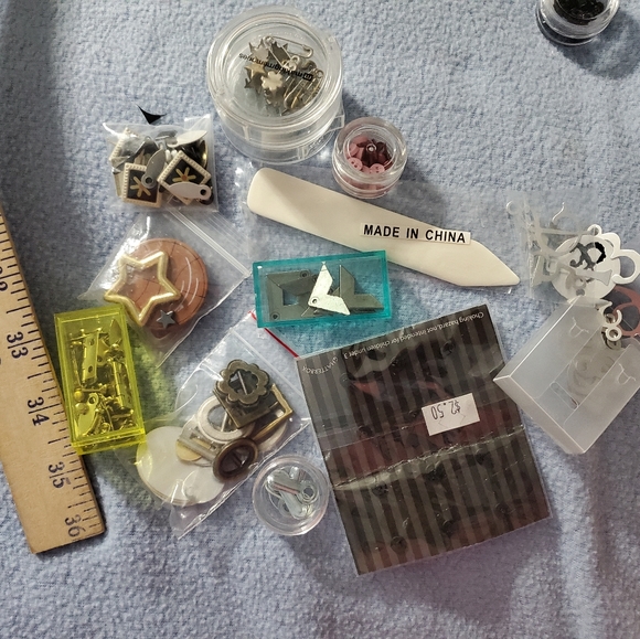 : HUGE mixed LOT OF  Scrapbook card making Supplies  Frame Brad Eyelet - Picture 8 of 10